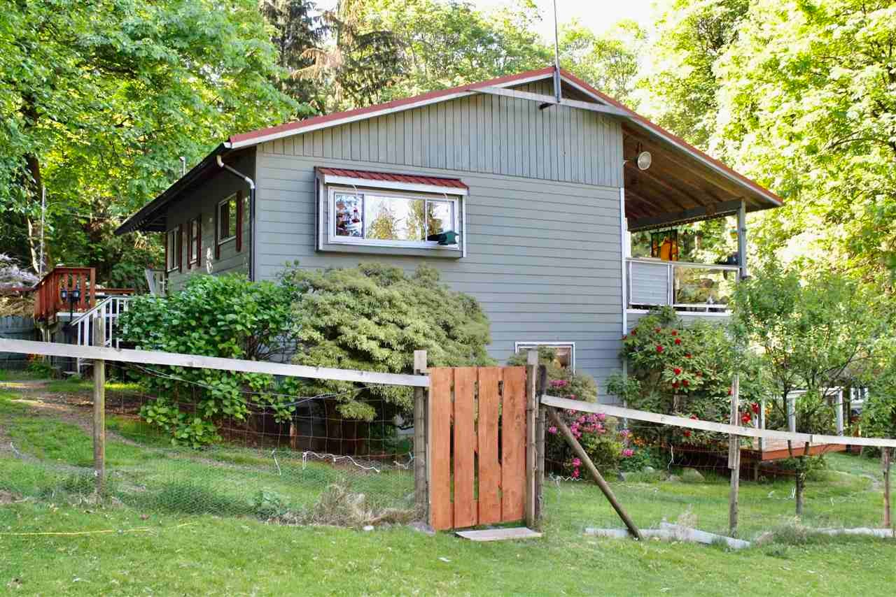 1379 MOUNT GARDNER ROAD - Bowen Island House with Acreage for sale, 3 Bedrooms (R2567498)